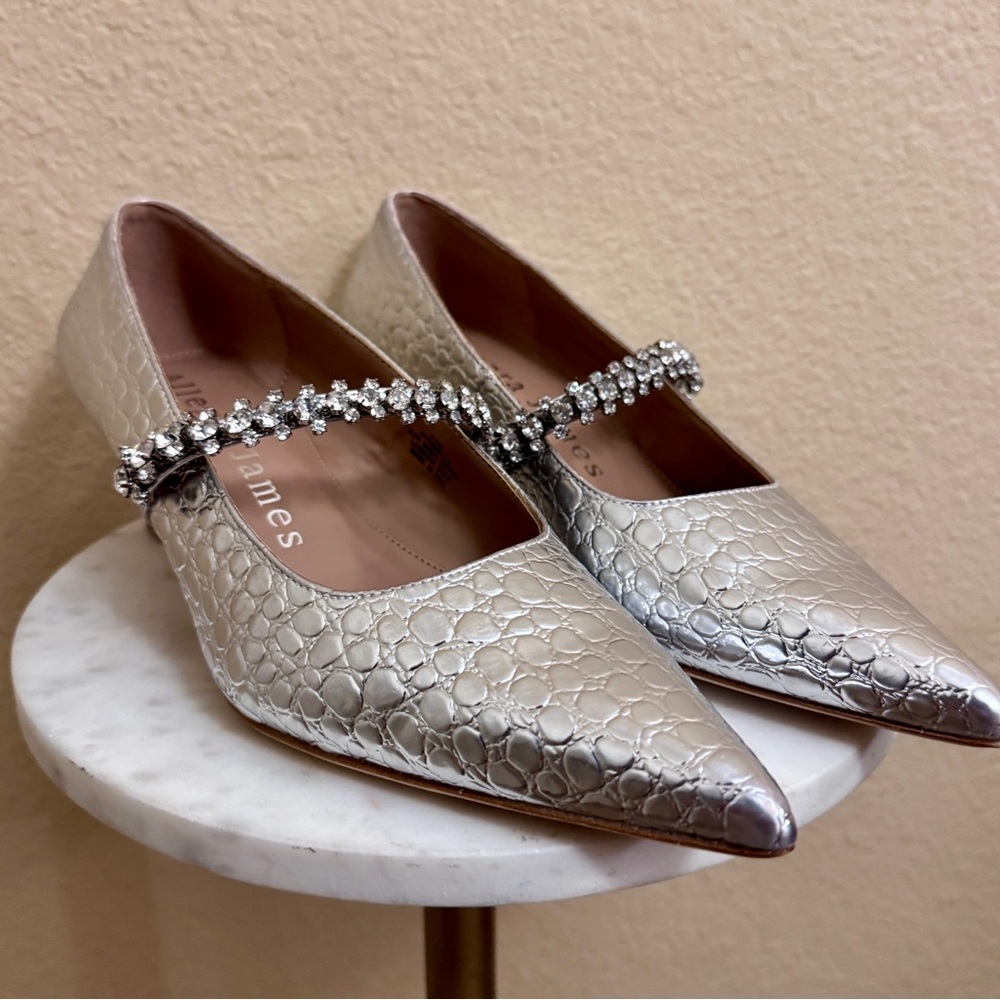 NEW Women ALLEGRA JAMES Antonella silver Embossed Leather crystal Kitten 7.5